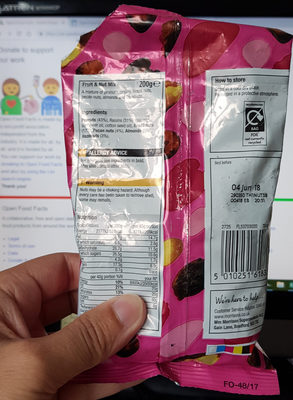 Mixed nuts & raisins